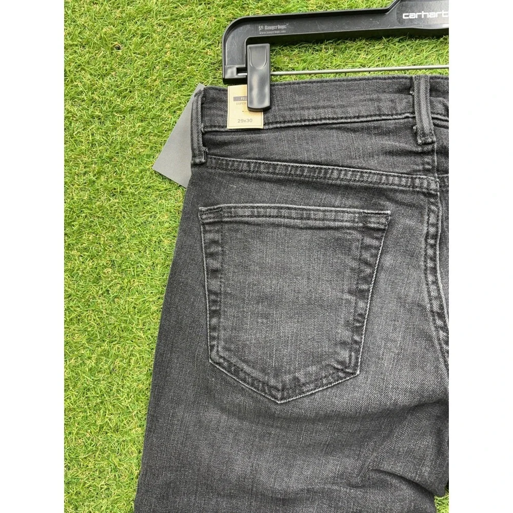Abercrombie & Fitch shop confidence